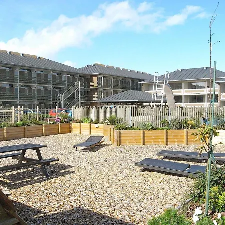 4 Person On A In * Fano