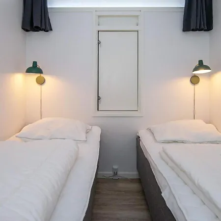 Apartment 4 Person On A In