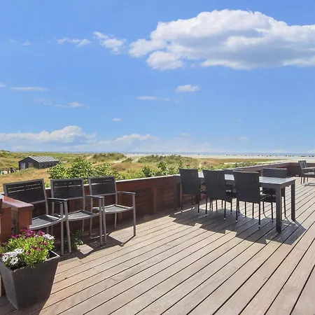 Apartment 4 Person On A In