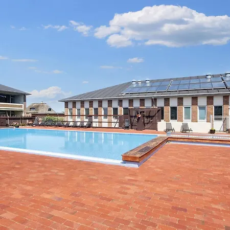 4 Person On A In * Fano