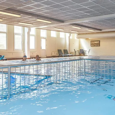 4 Person On A In Apartment *