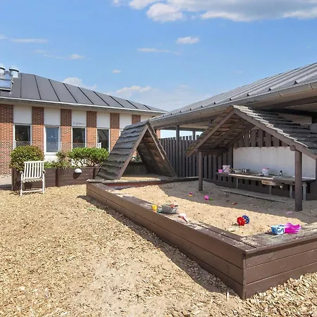 4 Person On A In Apartment Fano