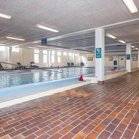 4 Person On A In Fano