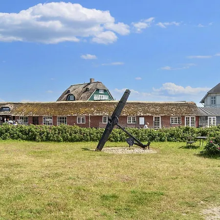 4 Person On A In Apartment Fano