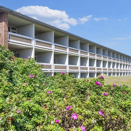 4 Person On A In Fano