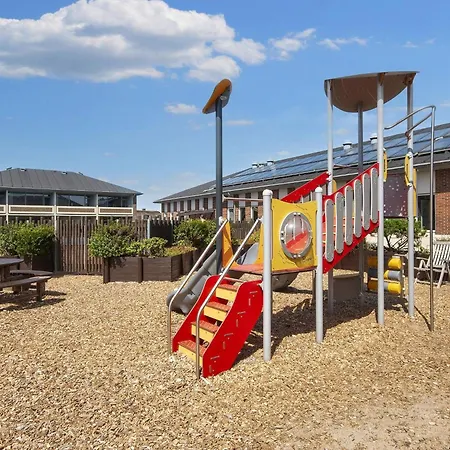 4 Person On A In Apartment *